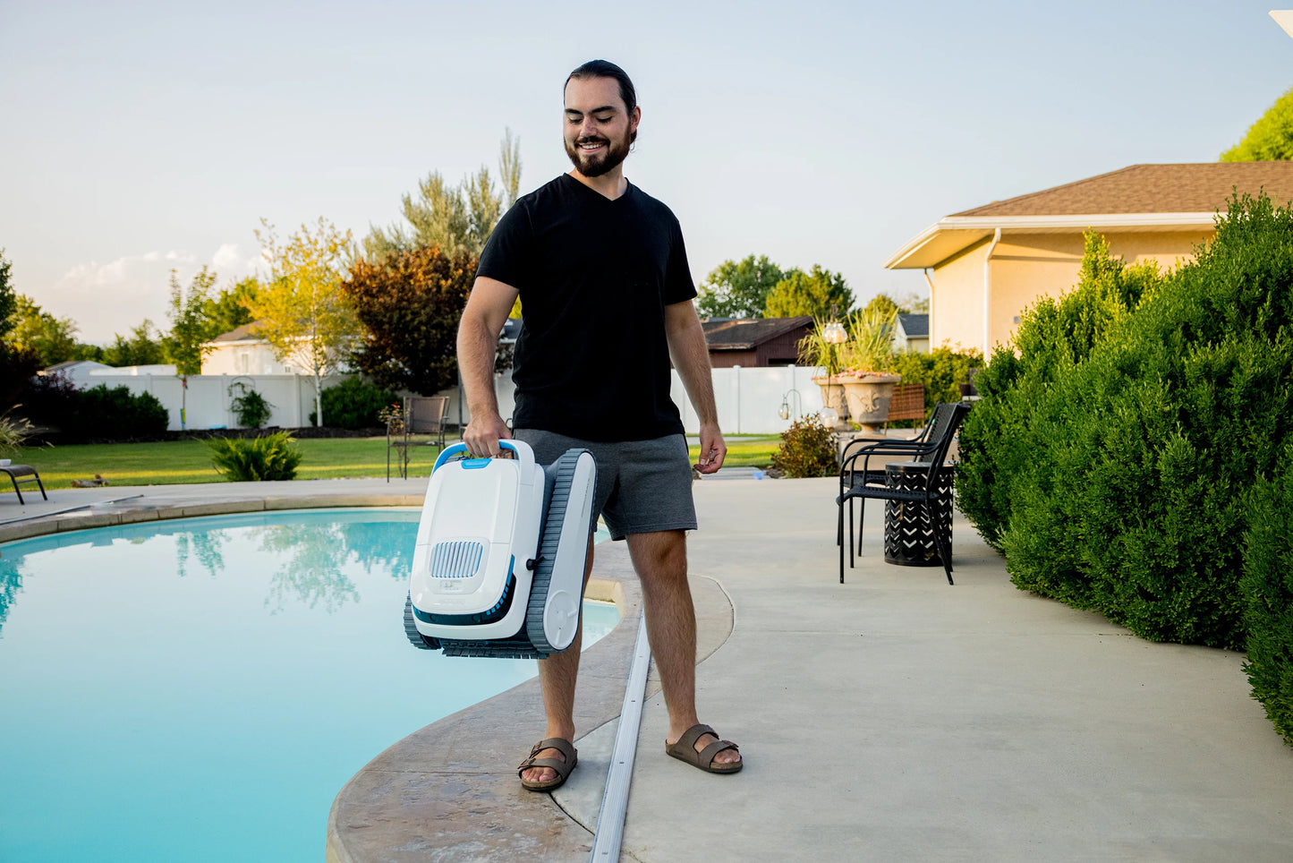 Wireless Pool Cleaner Wall Climbing Pool Vacuum Cleaner Battery Intelligent Navigation Pool Robot Floor and Wall Waterline